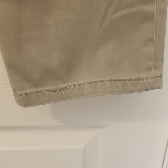 Dockers Men's Khaki Chinos - Picture 4 of 10